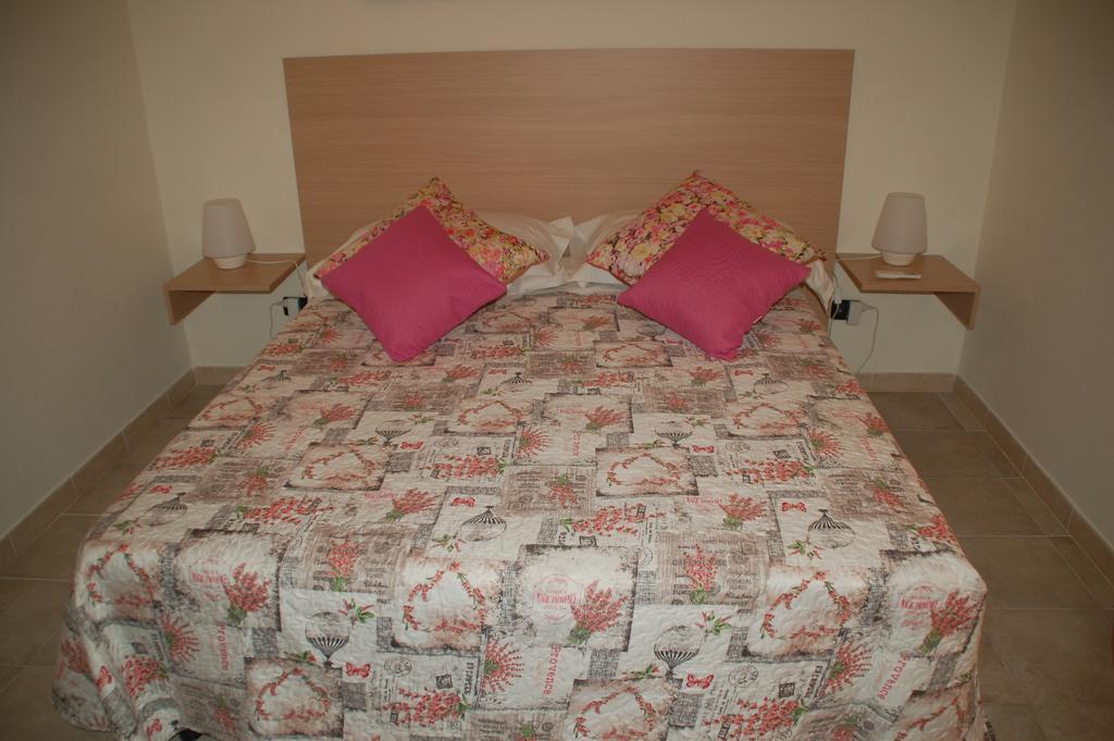 B&B Emily Бриндизи Екстериор снимка